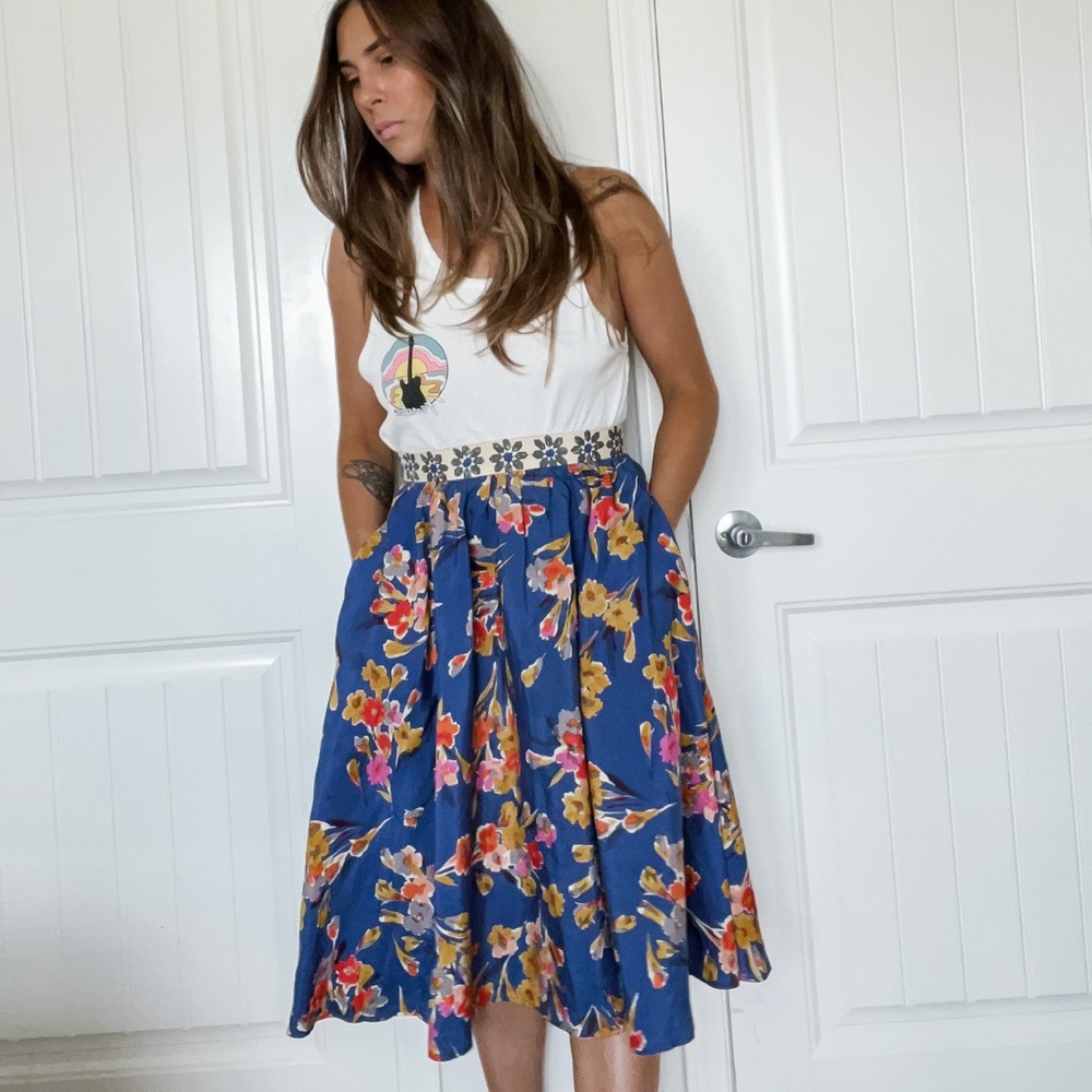 ANTHROPOLOGIE edme and esyllte Goldfield blue floral Silk Skirt